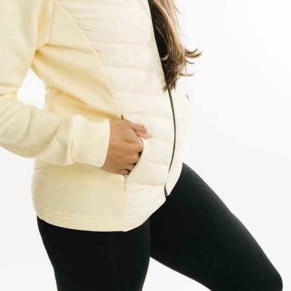 Zyia Courchevel Fleece Hybrid Jacket. Size medium - Picture 2 of 8